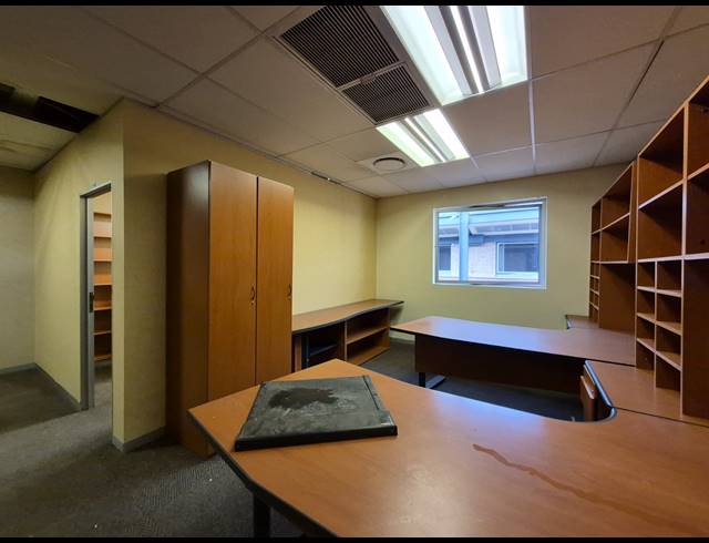 10,702M² OFFICE TO LET IN ILLOVO